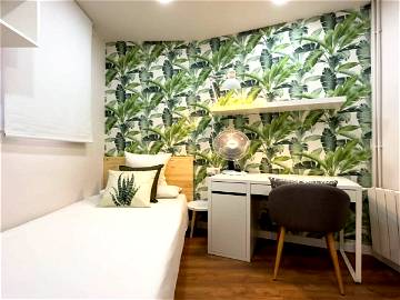 Roomlala | Fantastisches Zimmer In Der Nähe Des Zentrums Von Barcelona (RH27-R4)