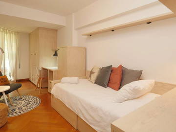Roomlala | Fantastyczny Pokój W Centrum Barcelony (RH2-R3)