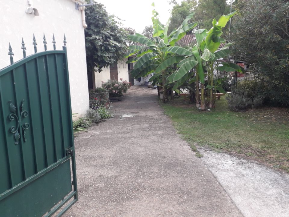 Unabhängiges Studio Roullet-Saint-Estèphe 540034