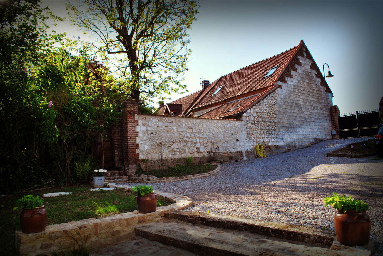 Unabhängiges Studio Mont-Saint-Éloi 62511