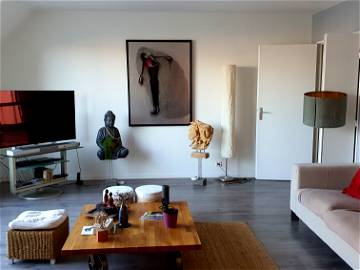 Roomlala | For Rent For 2 Months Beautiful Furnished Apartment Of 3 Rooms Of 87m² + Terras
