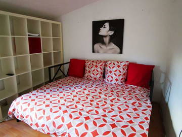 Roomlala | Friendly Room 1/2 People Cergy