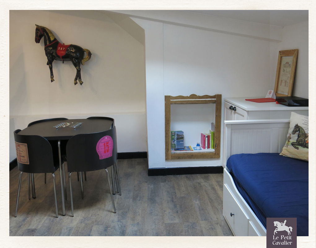 Oberoende Studio Chantilly 82968