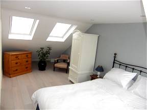 Fulham - Bedroom With Private Shower Room