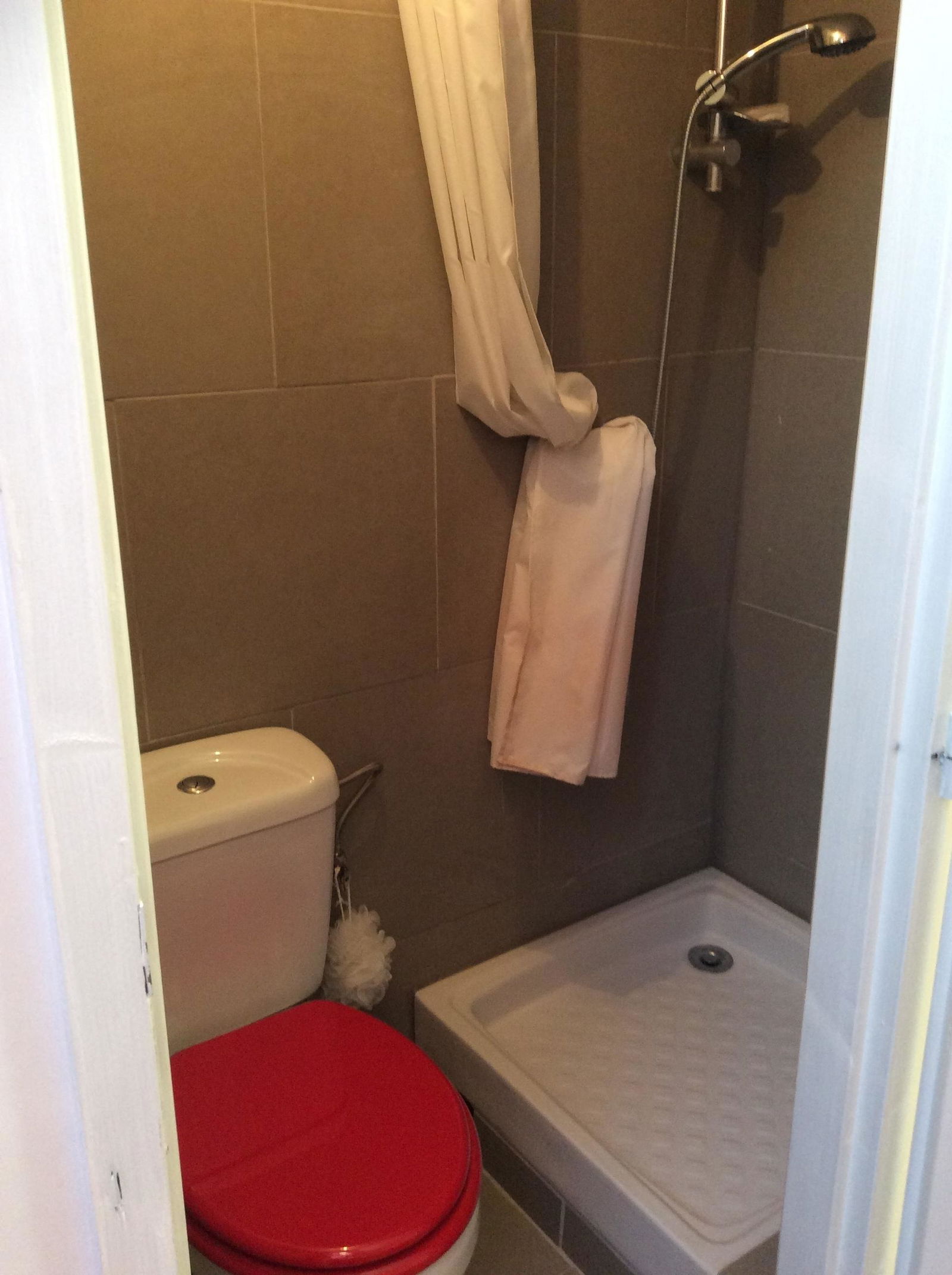 Entire Home Belley 85582