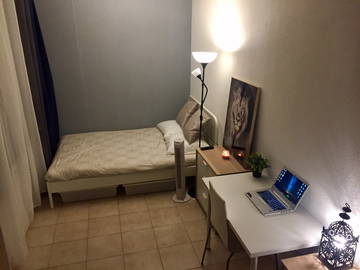 Roomlala | Fully equipped one-bedroom apartment for student shared accommodation