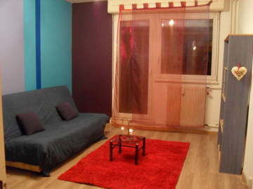 Roomlala | Fully equipped studio, 24m2, large kitchen, close to tram and center