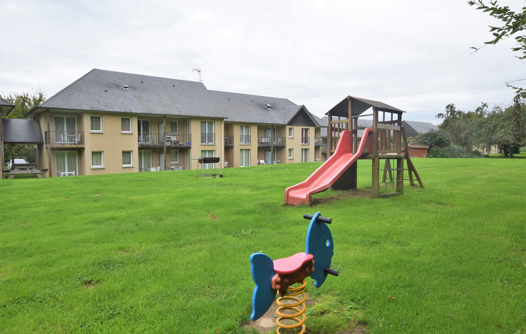 Entire Home Équemauville 536879