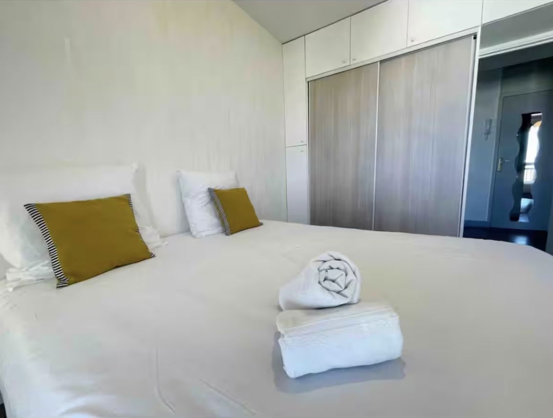 Entire Home Reims 654627