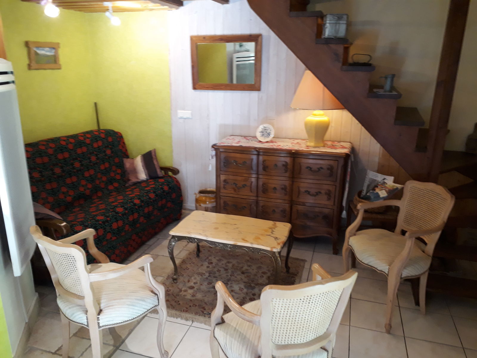 Entire Home Corbel 197087