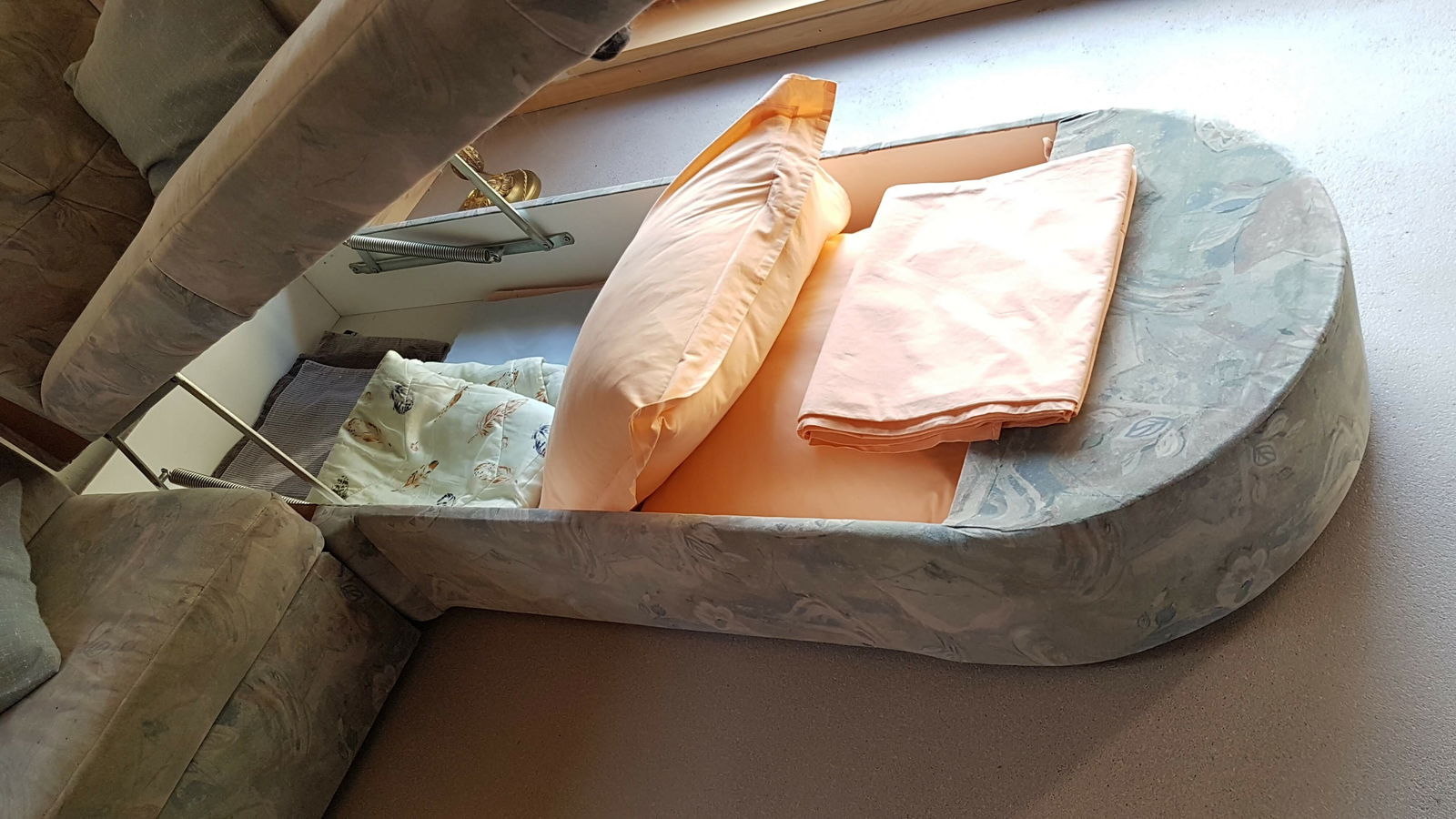 Entire Home Monthey 215077