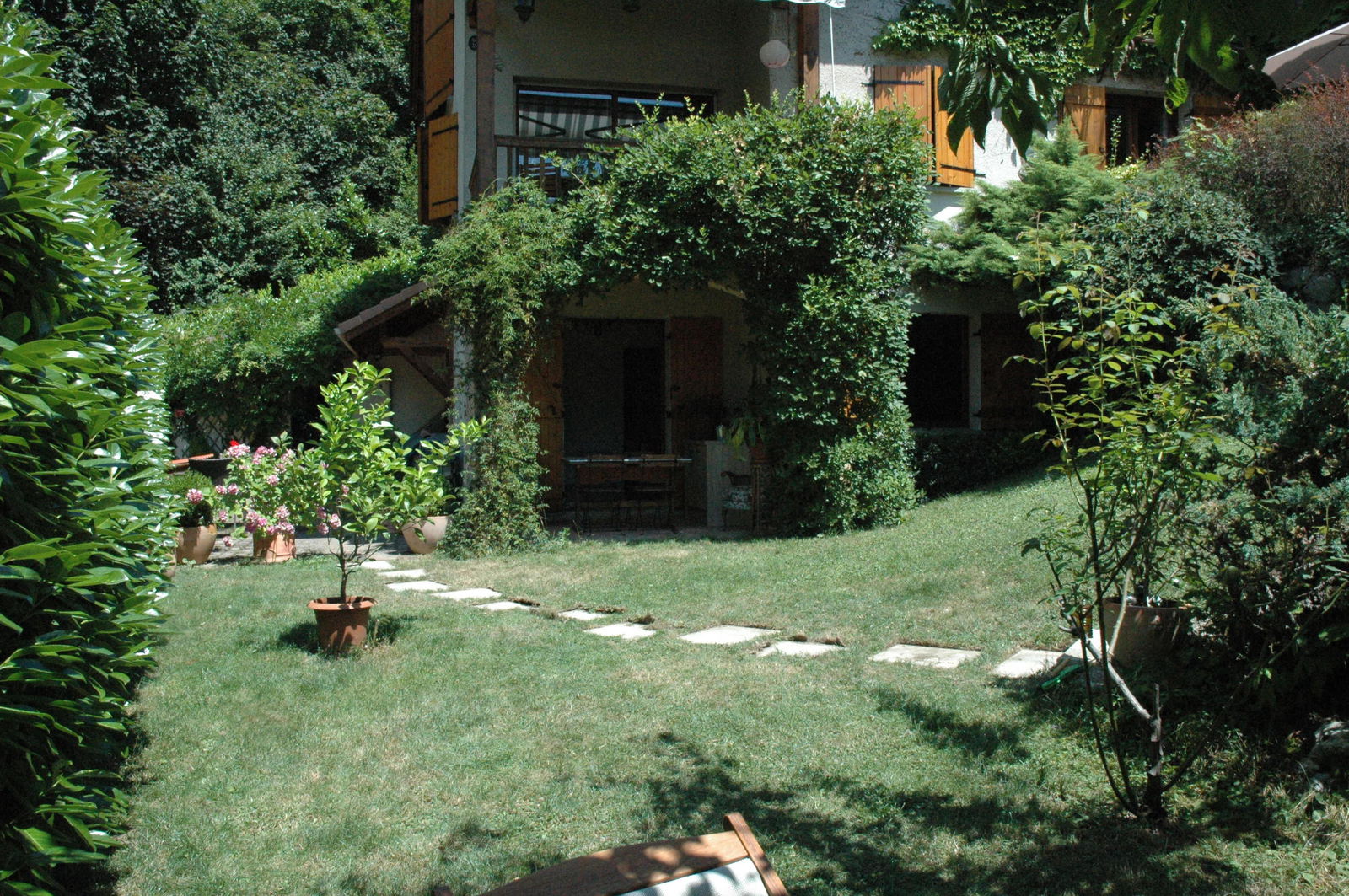 Independent Studio Corenc 141841