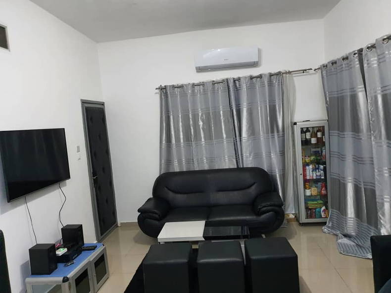 Entire Home Cotonou 251677-1