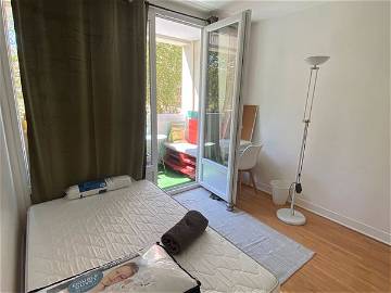 Roomlala | Furnished female shared accommodation - Cité de l’Hers - Bus L1 and 19