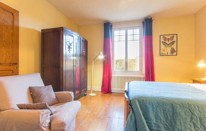 Entire Home Genlis  29845