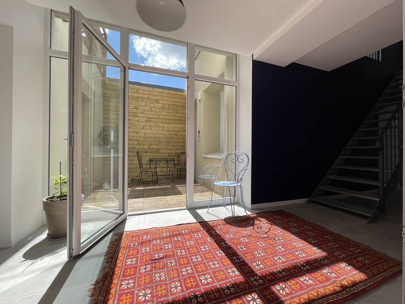 Colocation Tours 268135-1