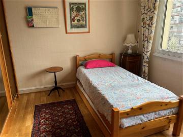 Roomlala | Furnished rental for young students or teachers