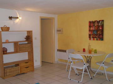 Roomlala | Furnished Rental P2 in Avignon Center