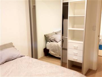 Roomlala | Furnished Room 4 Rent