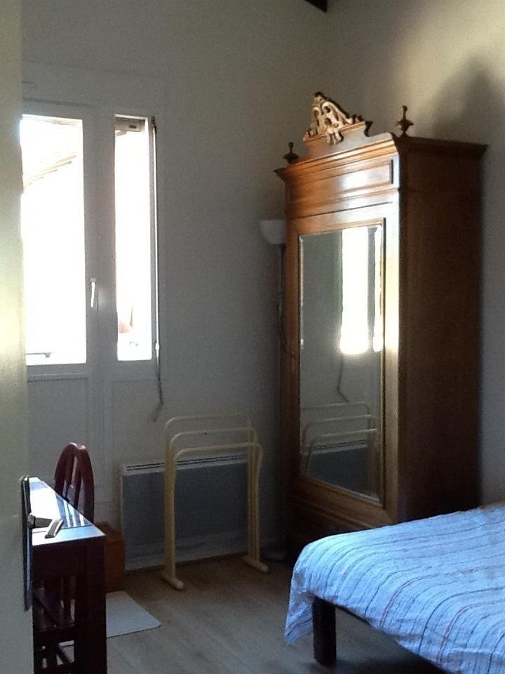 Homestay Saint-Genis-Laval 28022