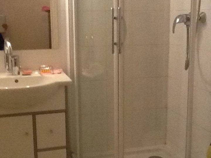 Chambre Chez L'habitant Saint-Genis-Laval 28022-3