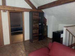 Affittasi stanza ammobiliata in casa singola al 3° piano