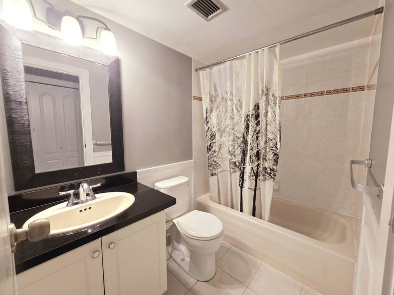 Colocation Vancouver 430247-5