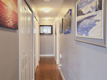 Colocation Vancouver 430247-8