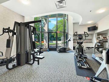 Colocation Vancouver 430247-11