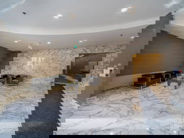 Colocation Vancouver 430247-12