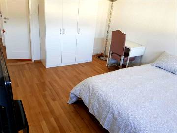 Roomlala | Furnished Room For Rent Or Heart Of Geneva