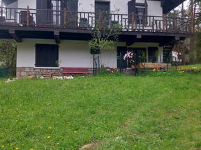 FURNISHED ROOM IN A HOUSE IN A MOUNTAIN CHALET