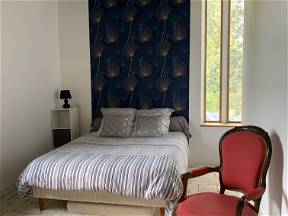 Furnished room in guest house