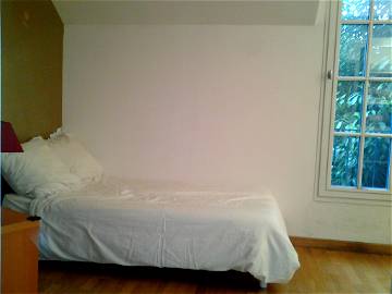 Roomlala | Furnished Room In Guyancourt