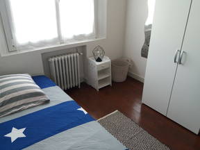 Stanza arredata in casa condivisa da 5 persone