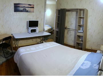 Roomlala | Furnished room in villa with garden, quiet, Wi-Fi, TV