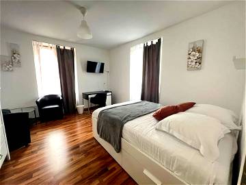 Roomlala | Furnished Room Montreux