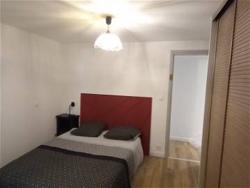 Roomlala | Furnished Room Rental In Shared Apartment