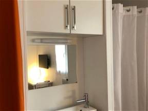 Chambre Meublée Avec Douche Privée