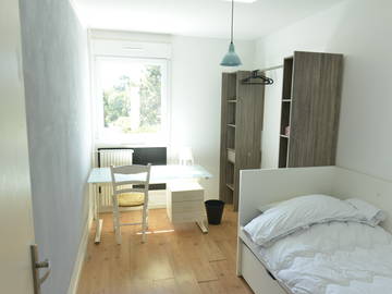 Roomlala | Furnished shared accommodation 98m² - Talence -