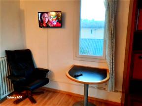 Furnished Studio 3 Rooms WIFI City Center Independent Access TCC