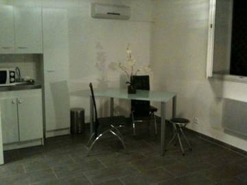 Roomlala | Furnished Studio for Rent in Marseille 9th