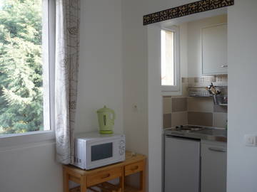 Roomlala | Furnished Studio for Rent on Île-Saint-Denis