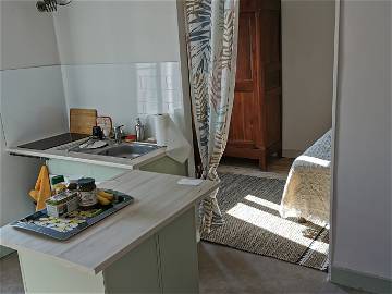 Entire Home Niort 77439-6