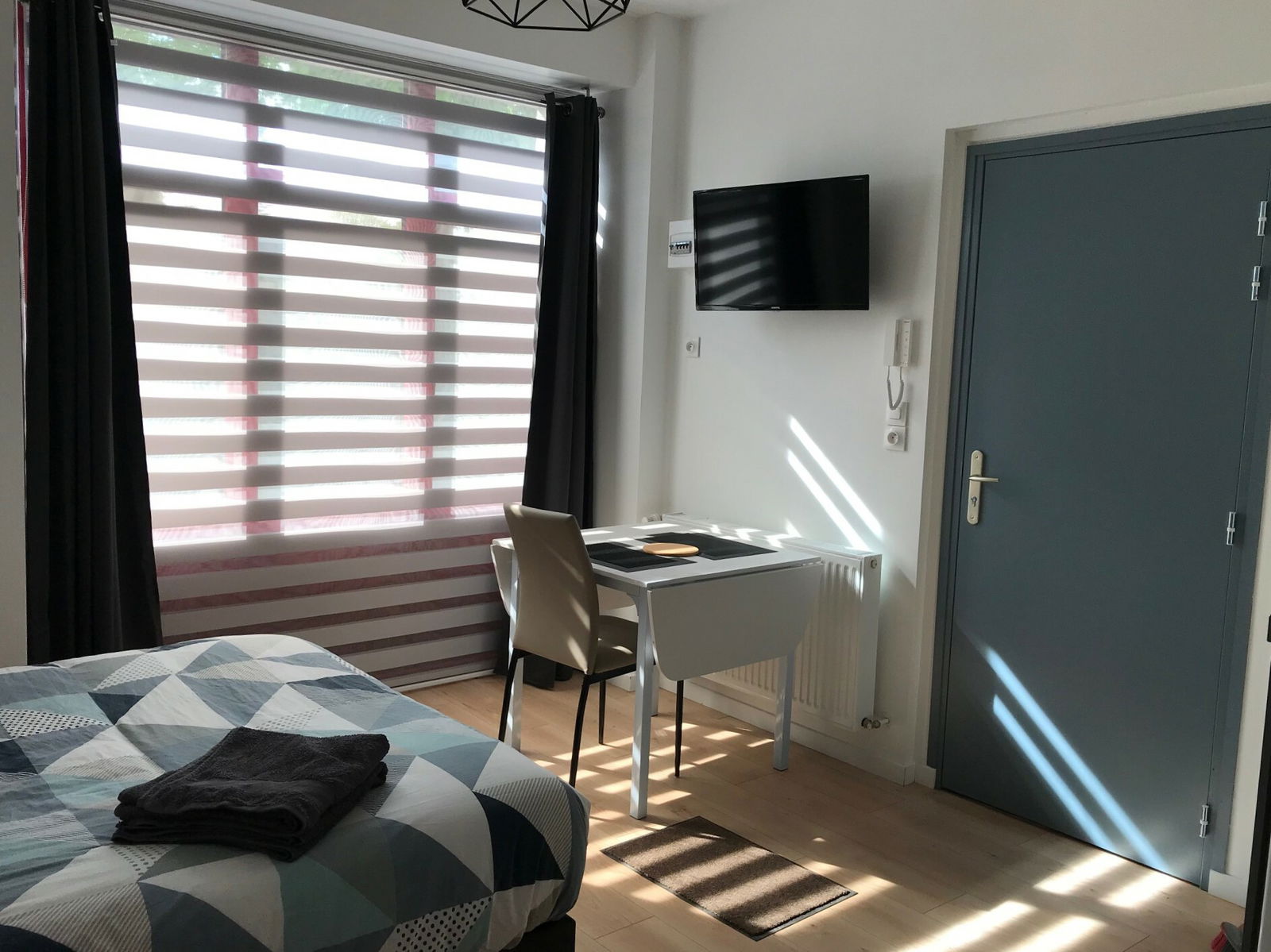 Independent Studio Guingamp 250456