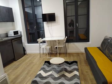 Roomlala | Furnished Studio Near Toulouse Train Station