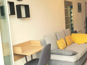 Roomlala | Furnished Studio With Terrace 8 Minutes Walk From Metro 8 And L'éco