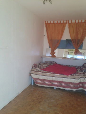 Colocatie Le Bourget 56078