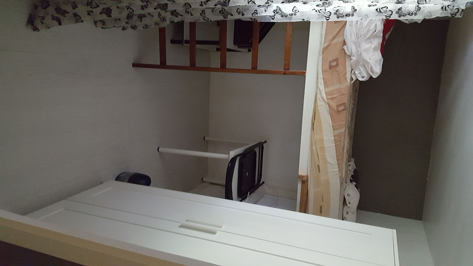 Colocatie Jouy-le-Moutier 168828