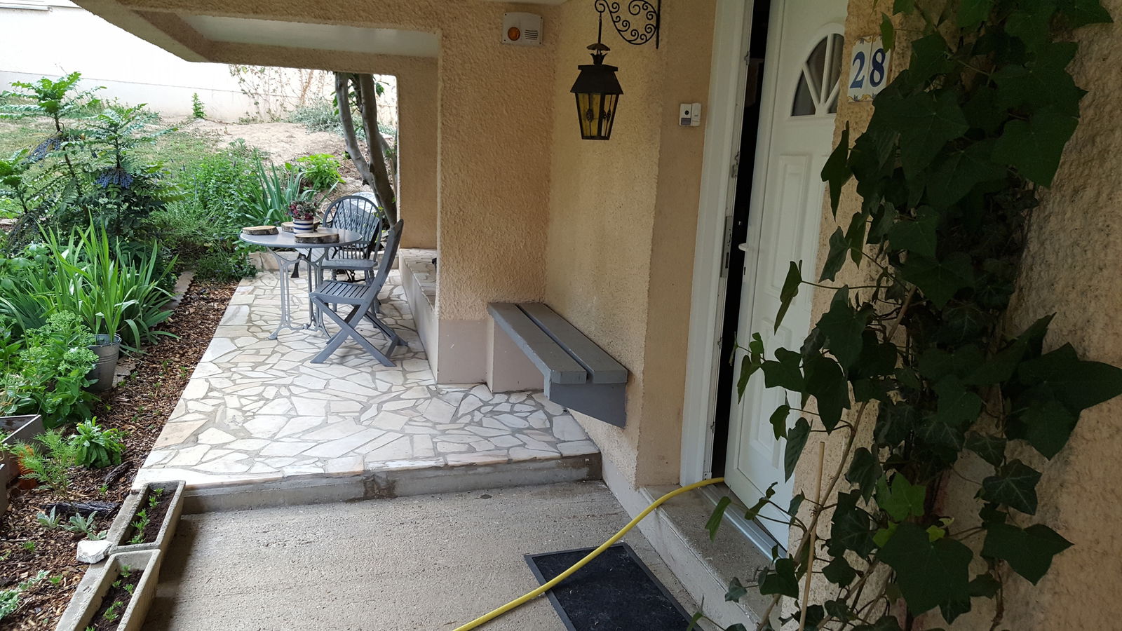 Colocatie Jouy-le-Moutier 168828